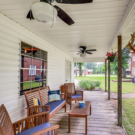 Delightful Retreat With Fireplace And Large Yard! المظهر الخارجي الصورة