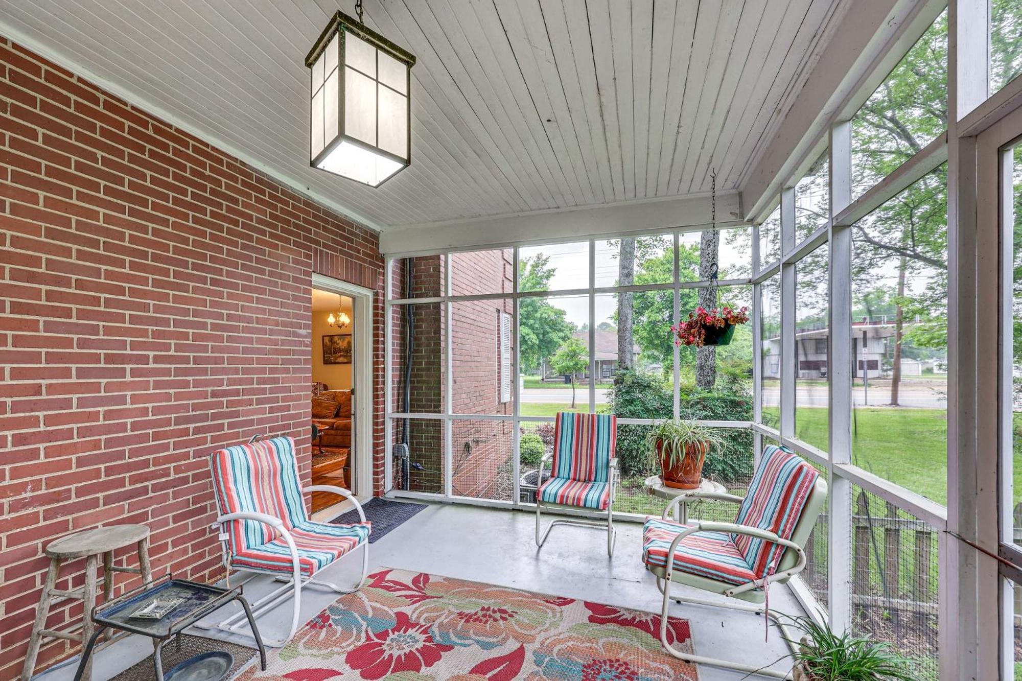 Delightful Retreat With Fireplace And Large Yard! المظهر الخارجي الصورة