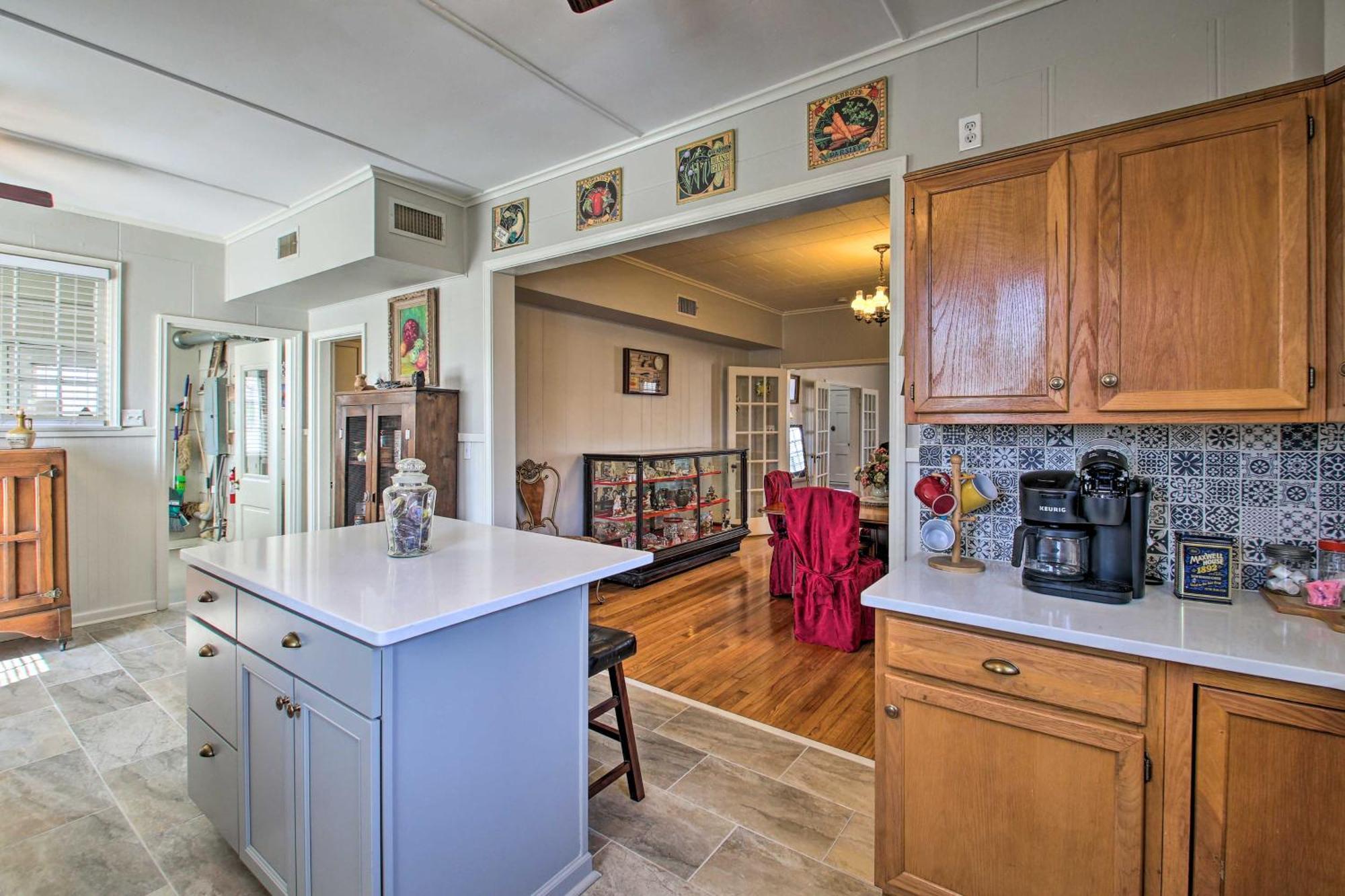 Delightful Retreat With Fireplace And Large Yard! المظهر الخارجي الصورة